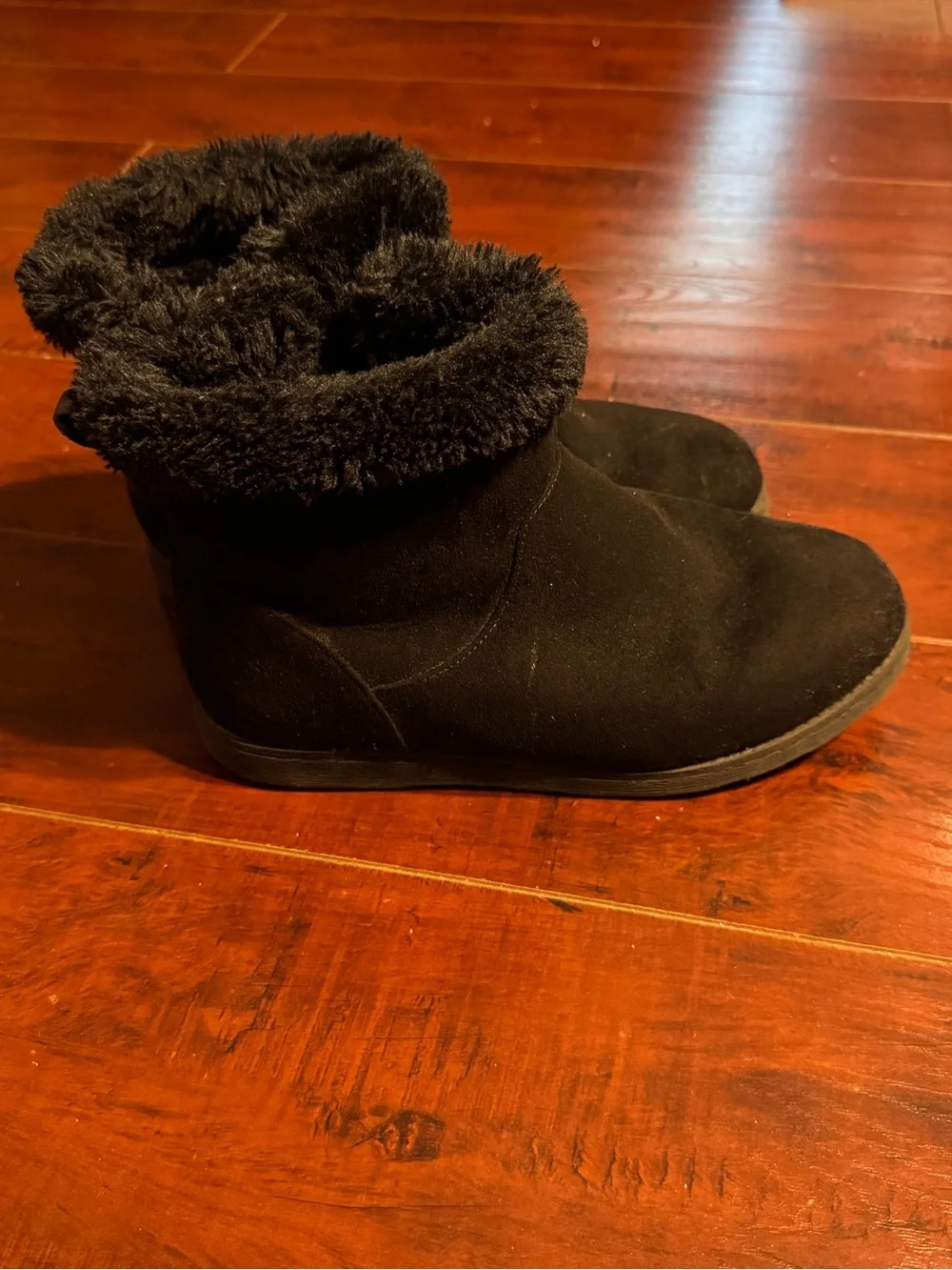 Cat & Jack Black Fall Faux Fur Lined Kids Boots
